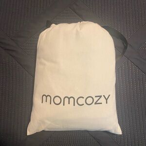 Momcozy
